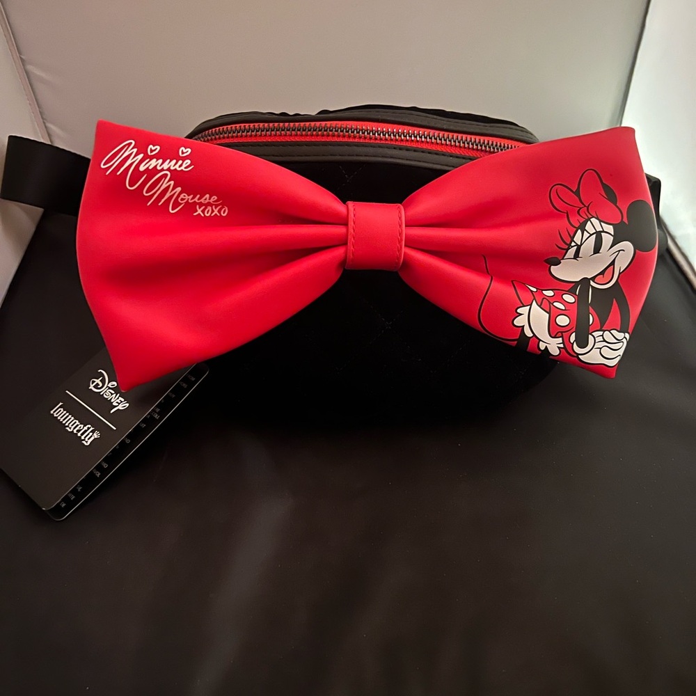 NWT Loungefly Disney Minnie Mouse Bow Velvet Quilted Belt Bag